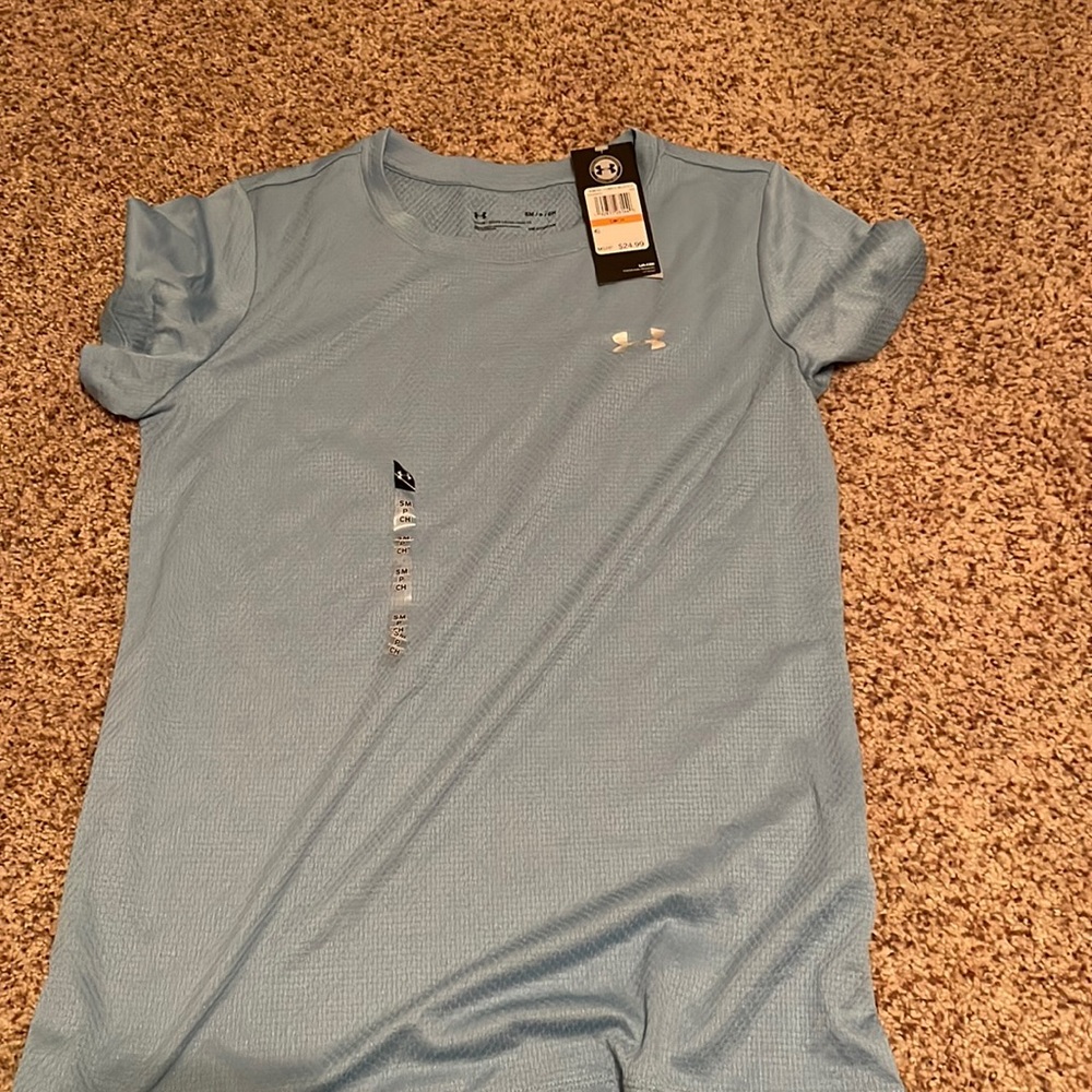 blue tshirt